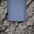 Közelkép a Spacecase iPhone 12/12 Pro kék szilikon tok belső részéről