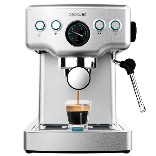 Cecotec Power Espresso 20 Barista Mini making espresso