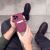Férfi Case Armor iPhone 12 Pro tokot tart kártyával, stílusos telefonvédelem