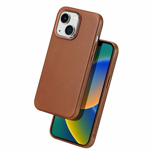 Szögletes nézet a Dux Ducis barna bőr iPhone 14 Plus tokról MagSafe-el - Dux Ducis