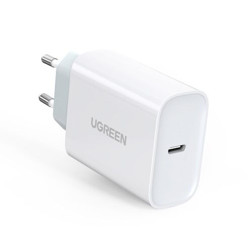 Ugreen 30W USB-C Netzteil auf weißem Hintergrund