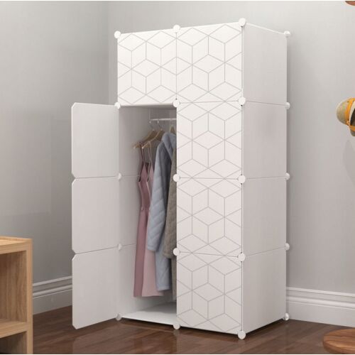 Weißer modularer Kleiderschrank mit Kleidung