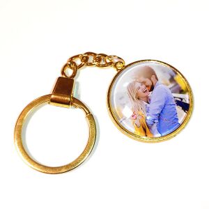 Üveglencsés kulcstartó a te fotóddal, arany színben