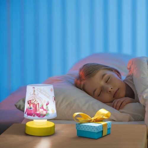 Karácsonyi Mikulás mintás gyerek éjszakai lámpa az éjjeliszekrényen alvó gyermekkel