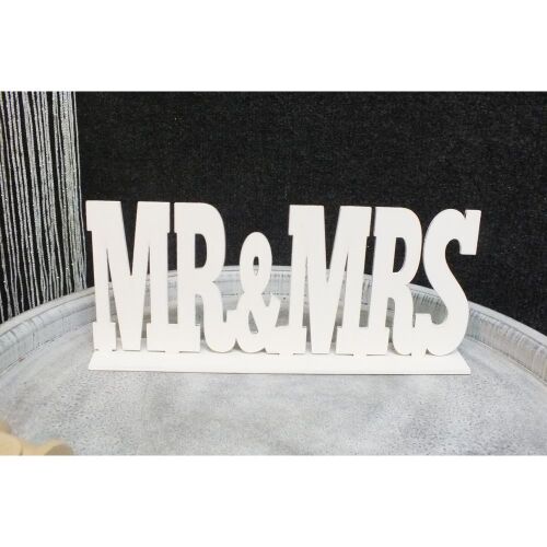 Fehér fa Mr & Mrs felirat, esküvői dekoráció - Fa felirat és dekorációs elem