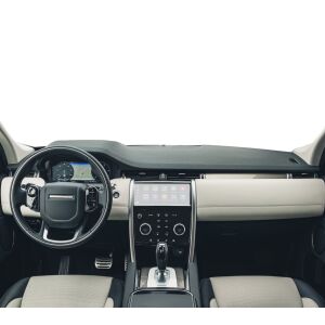 Interior Land Rover Discovery 2017-2023 cu protecție ecran navigație Duragon instalată. - Electronica auto