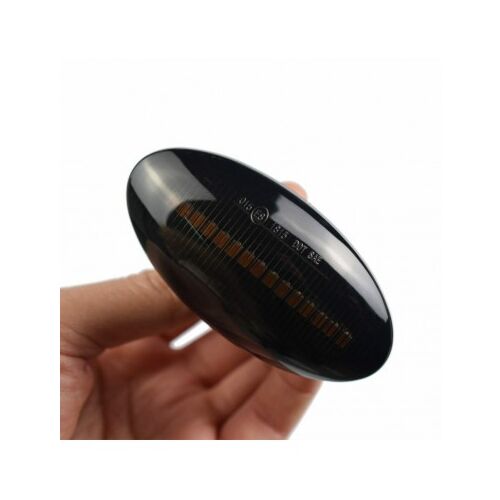 Suzuki Swift, SX4, Vitara, Jimny dynamische LED-Seitenmarkierungsleuchten, getöntes Glas, Nahaufnahme