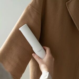 Steamery Stockholm szöszkefe, mindenféle textíliához és állati szőrhöz, kompakt és hordozható, fehér