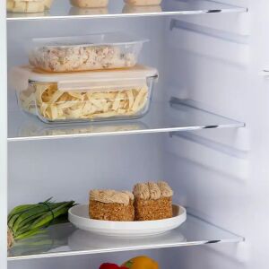 Retro DOMO hűtőszekrény, 206 liter, H:144,5 cm, fagyasztó 44 liter, állítható hőmérséklet, 4 üvegpolc, 3 ajtós rekesz, zöldség/gyümölcs rekesz, belső világítás, ergonomikus fogantyúk, állítha