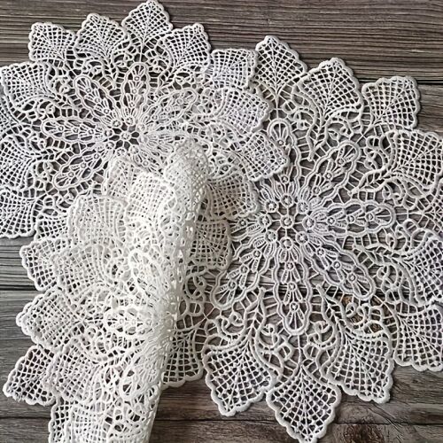 Elegáns európai csipke kerek alátétek és tálaló 136291056