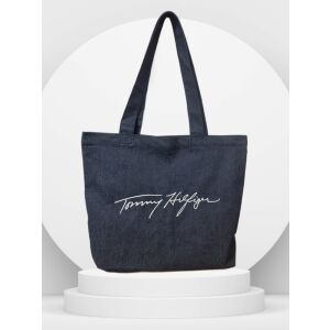 Tommy Hilfiger női farmer bevásárlótáska hímzett logóval, bemutató állványon - Tommy Hilfiger