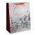 Подаръчна торбичка с зимна тематика с дръжка от червена панделка, изобразяваща снежна ферма със кон, къщи и птици