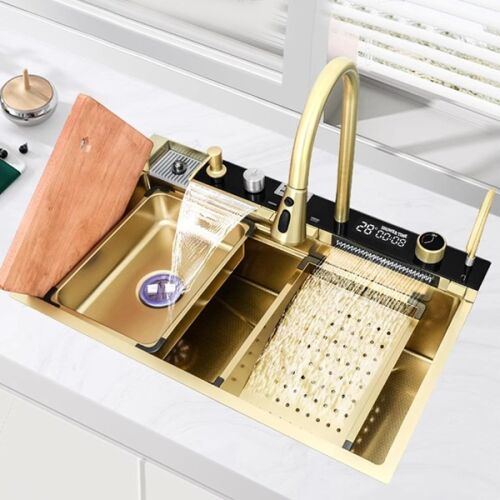 Arany konyhai mosogató kihúzható zuhanyzóval, vágódeszkával és digitális hőmérséklet kijelzővel