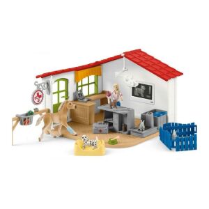 Zestaw do zabawy Schleich Farm World Przychodnia weterynaryjna, w którym weterynarz bada kota na stole do badań, z źrebakiem haflingera, szczeniakiem dalmatyńczyka i innymi akcesoriami - Figura
