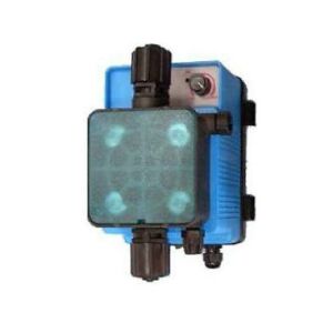 Microdos ME2-CA 5l/h - 2bar Dosierpumpe, blau und schwarz, schräge Ansicht - Bewässerung