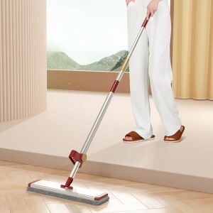 Mop plat din microfibră Flippy în uz pe podea - Felmosó