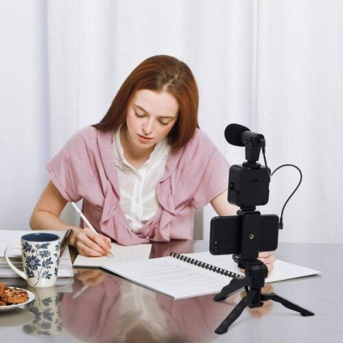 SIKS 4 az 1-ben vlogkészlet, telefontartó, LED lámpa, mikrofon és állvány, távirányító, KD4920, fekete