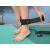 A leash rögzítése a bokához a Bestway Huaka’I SUP deszkán