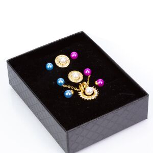 Arany tónusú Emporia Ötvözetű Szett Fehér Édesvízi Gyönggyel és Fehér Emporia® Kristállyal ( Nyaklánc+Fülbevaló+Medál ), LGP0278 129927864 - Emporia