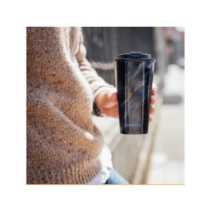 Cană termică de călătorie Quokka Flux 450ml cu design Dark Stone, ținută în mână - Transportatori de alimente și băuturi