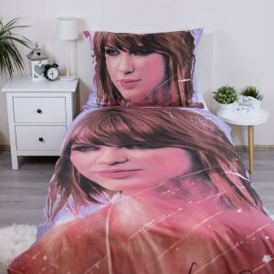 Set de lenjerie de pat Taylor Swift Swiftie, cu un design roz-violet cu fața lui Taylor Swift și semnătura sa - Lenjerie de pat