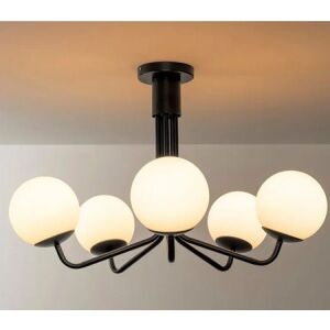 Stropná lampa Lámpa BLACK APP1578-5C s 5 bielymi matnými sklenenými guľami a čiernym kovovým rámom - Lampy&osvetlenie