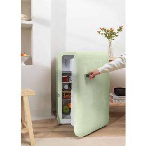 Мини хладилник CREATE Retro, 107 литра, зелен, отворена врата, вътрешен изглед, съхранение на храна - Мини хладилник