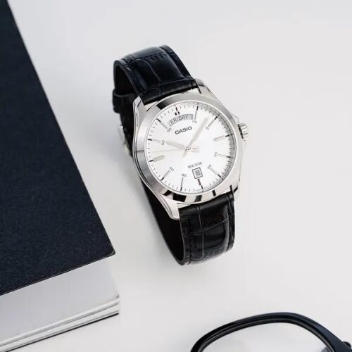 Casio MTP-1370L-7AVDF ceas bărbătesc, curea de piele, cadran argintiu, WR50