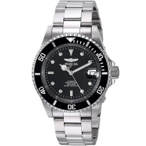 Invicta Pro Diver automata óra rozsdamentes acél szíjjal és fekete számlappal fehér háttérrel - Férfiaknak