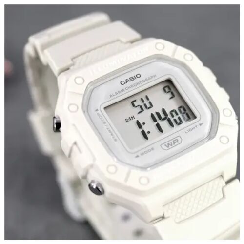 Casio W-218HC-8A krém digitális retro karóra közelről