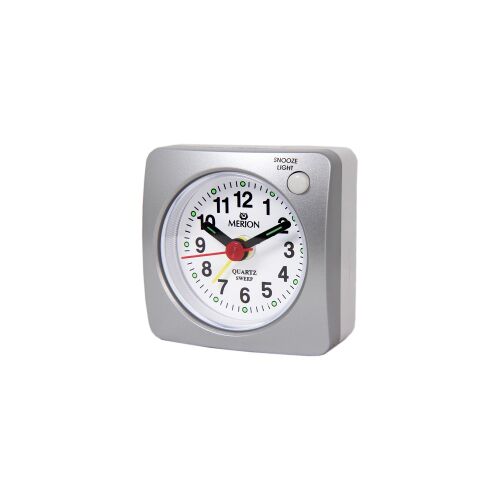 Angewinkelte Ansicht des silbernen Merion Weckers, Quarzwerk