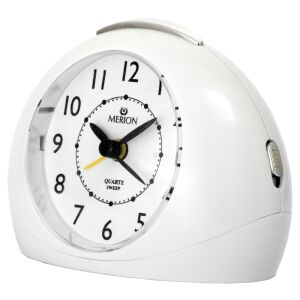 Ukośny widok białego budzika kwarcowego Merion - Dekoracja