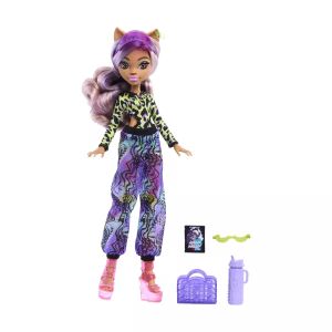 Monster High Scare-Adise Clawdeen Wolf baba kiegészítőkkel fehér háttéren - Mattel