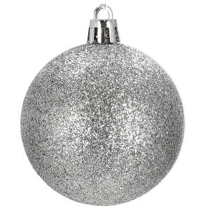 Közelkép egy csillogó ezüst karácsonyfadísz gömbről - Proda