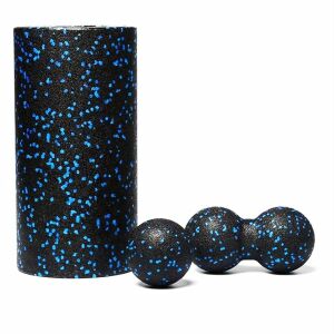 Комплект масажни ролки: ролка от пяна, топка за масаж, дуобъл на бял фон - Обучение вкъщи