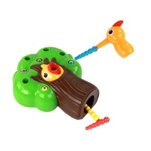 Magnetisches Vogelspiel: Wurm fangen und füttern - Specht fängt Würmer Spiel - Schaukelpferde, Schaukeltiere und Entwicklungsspiele für Kinder im Kindergartenalter