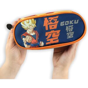 Dragon Ball Z Goku ovales Federmäppchen in der Hand - Federmappen