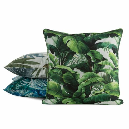 Egymásra rakott Garden6 vízálló kerti párnahuzatok trópusi levélmintákkal