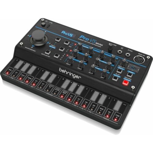 Behringer PRO-VS MINI Hybrid Synthesizer, schräge Ansicht