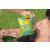 Szülő Bestway Swim Safe ABC Step C úszóujjat ad a gyerekre