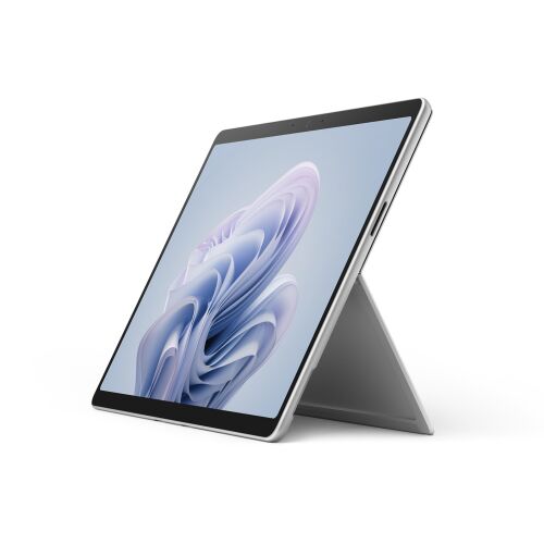 Microsoft Surface Pro 10 for Business, platin szín, dőlt nézet kitámasztóval