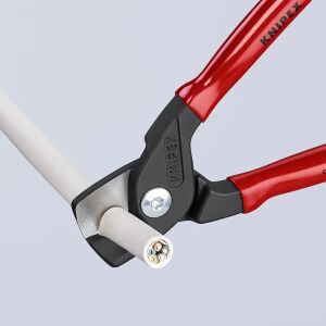 Knipex StepCut Nożyce do kabli w użyciu, cięcie kabla - Knipex