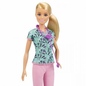 Zbliżenie na lalkę Barbie You can be Pielęgniarka - Mattel Baba
