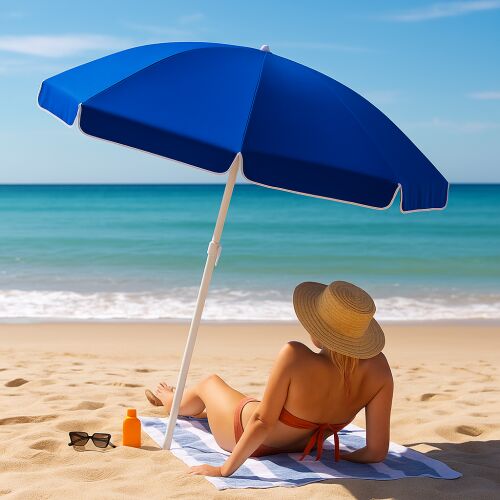 Plavi suncobran Springos na plaži sa ženom koja se opušta