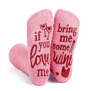 Vicces zokni Ha szeretsz, hozz nekem bort, rózsaszín Briose, univerzális méret: 35-40, csúszásmentes szilikon írással ellátva, színes, nőknek, tökéletes csodálati ajándék.