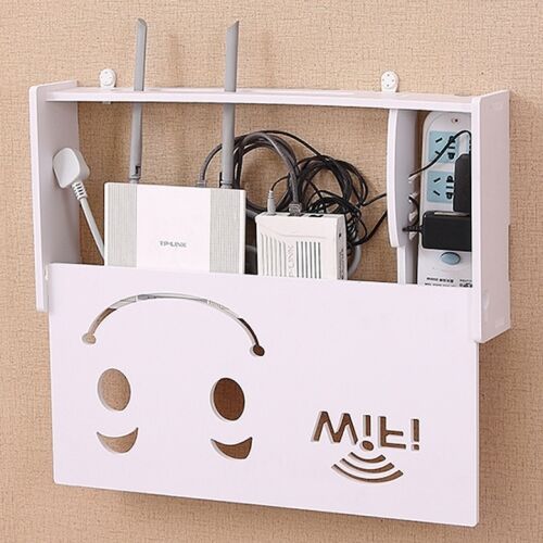 Falra szerelhető Wi-Fi router polc routerekkel és elosztóval