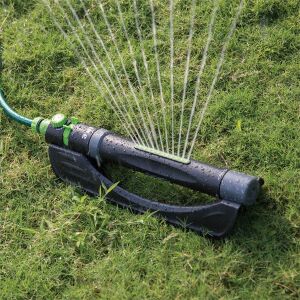 Daye DY7062 esőztető működés közben, gyep öntözése - Daye