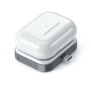 AirPods Pro töltése Satechi Type-C vezeték nélküli töltő dokkolón - Satechi