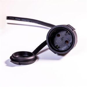 Közelkép az IRIS Electric kültéri hosszabbító aljzatáról védőkupakkal - Iris