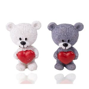 IRIS dekor műgyanta maci szívvel 2 szín 3,7x5,2cm 135034940 - Ajándék ötlet Valentin-napra